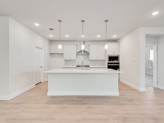 5th image of 849 Blue Fescue Rd