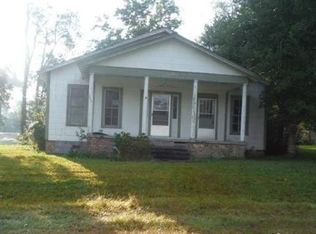 400 Gerald McRaney St, Collins, MS 39428