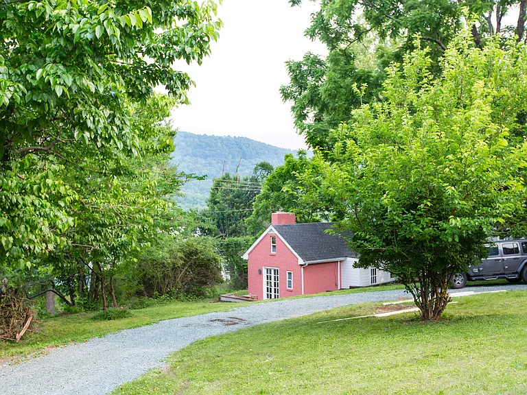 1601 Monticello Rd — Photo 45