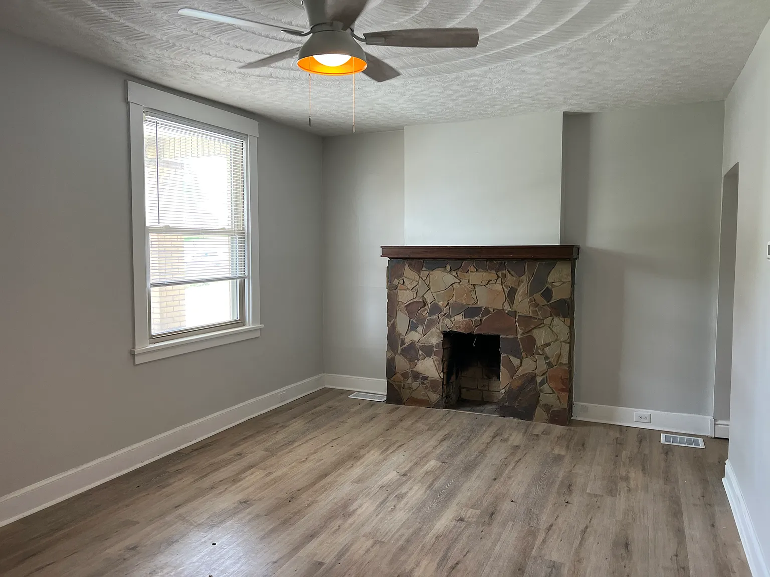 4 bed, 1656 sqft, $1,595 — Photo 4