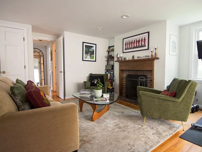 6 Athens St #A — Photo 4