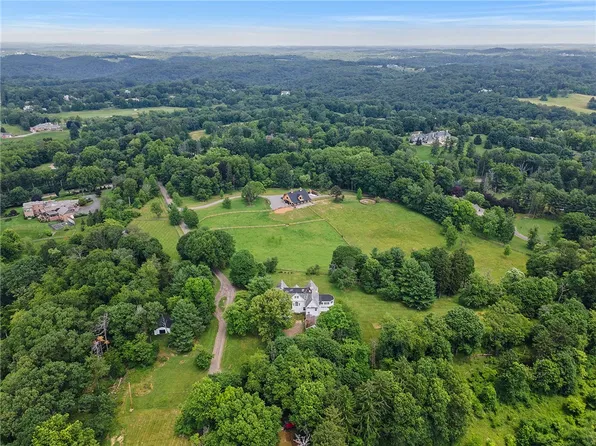 859 Blackburn Rd, Sewickley, PA 15143