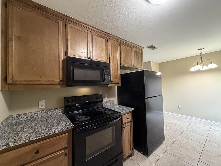 1221 Kirby St #6 — Photo 11