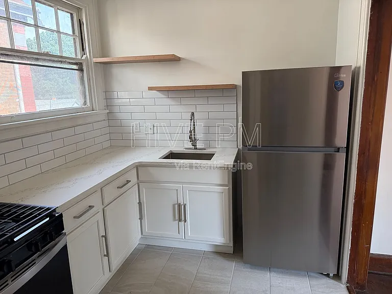 3745 Saint Lawrence Ave #1 — Photo 20
