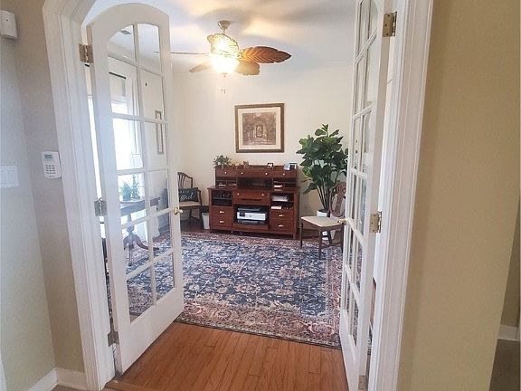 4th image of 5520 Villa Green Dr