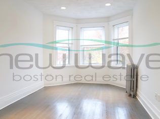 102 Queensberry St APT 12, Boston, MA 02215