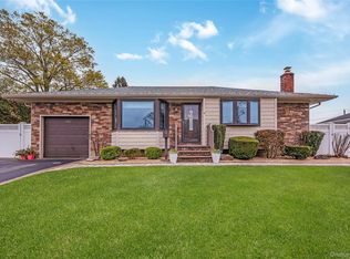 41 Burlington Avenue, Deer Park, NY 11729