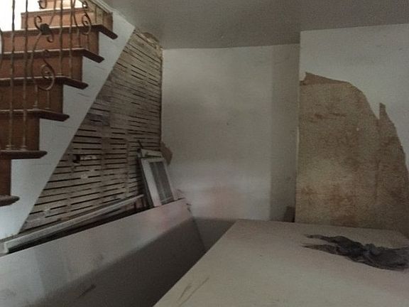 3rd image of 6162 Glenmore Ave