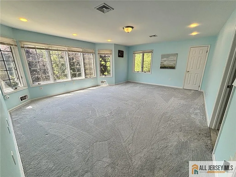 126 Mary Alice Ct — Photo 10