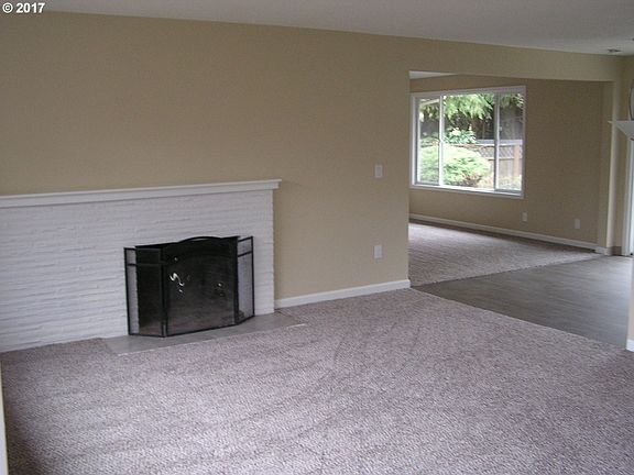 2nd image of 504 SE 94th Ave