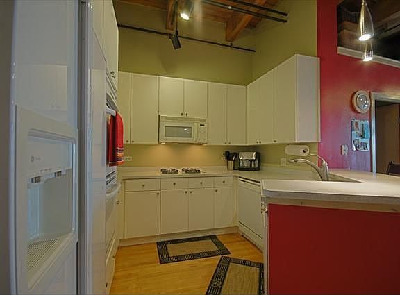 5th image of 701 W Jackson Blvd APT 406F