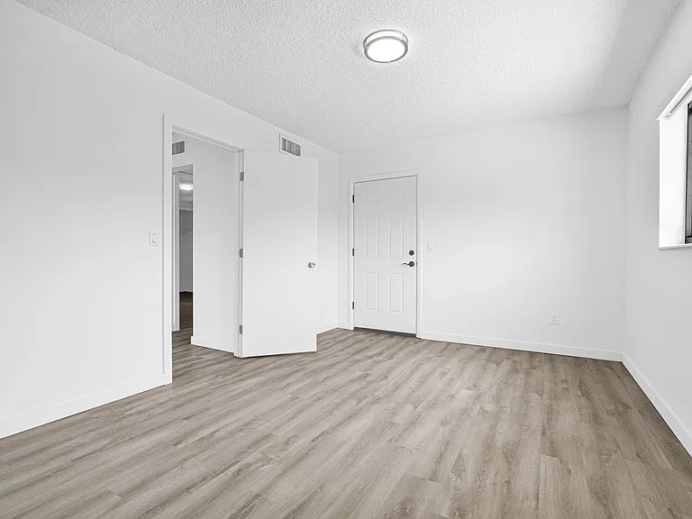 12085 W Dixie Hwy #209 — Photo 12