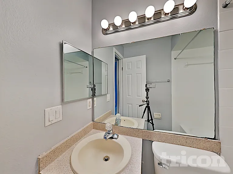 1627 Pendleton St — Photo 14