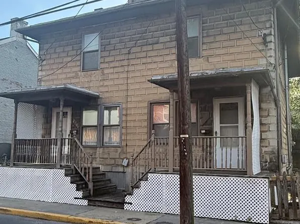 226 N Spring St, Martinsburg, WV 25401