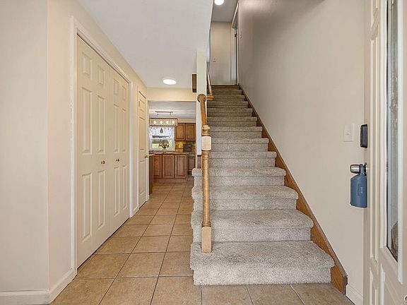 4th image of 5881 Fieldstone Dr