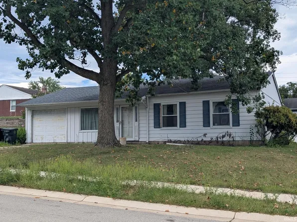 1523 Southlea Dr, South Bend, IN 46628
