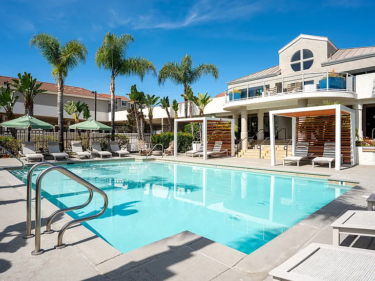 Axiom La Jolla — Photo 13