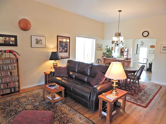 3rd image of 1605 Propps St NE