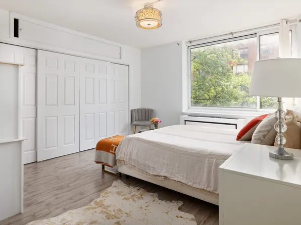 250 South End Avenue 3B image 2 of 6