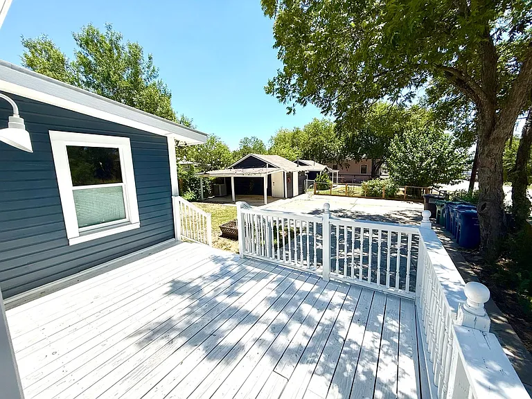 804 Dawson St — Photo 36