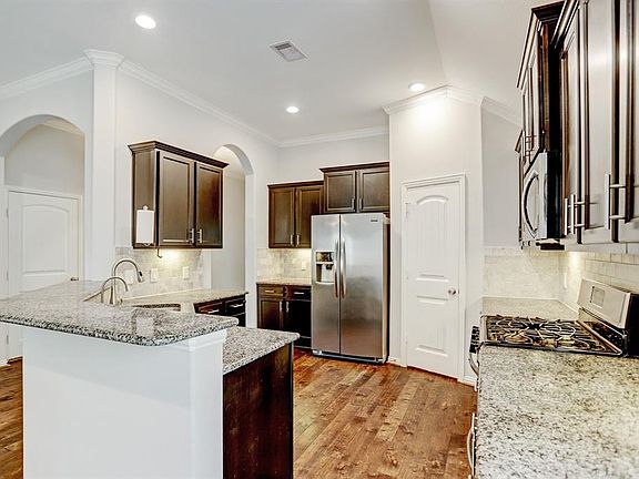 3rd image of 8115 Legacy Creek Dr