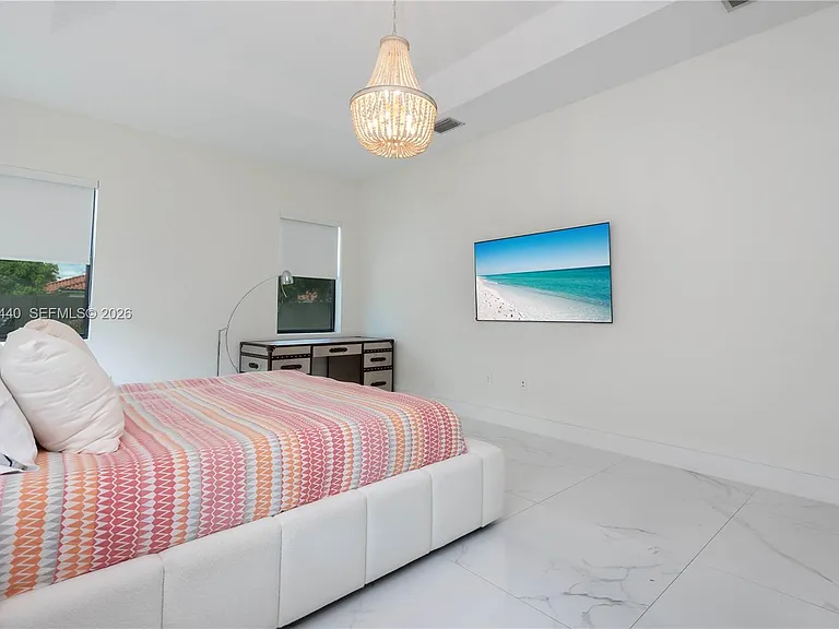 17320 SW 92nd Ct — Photo 17