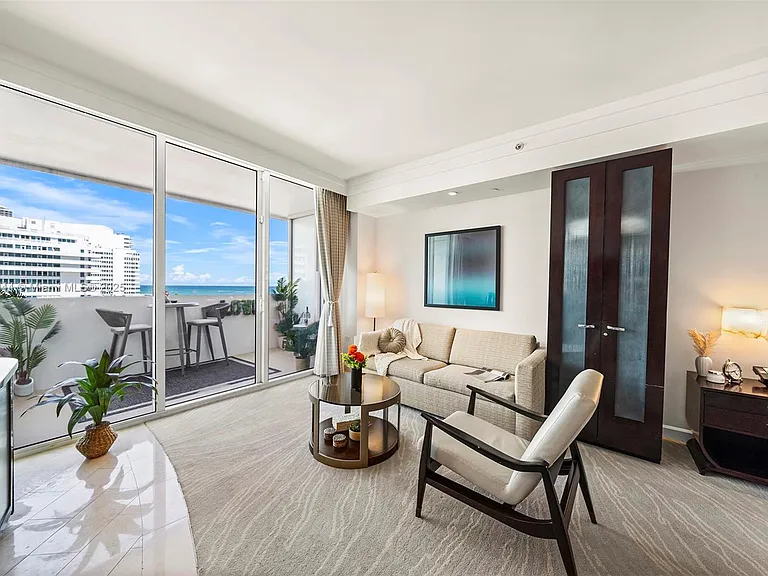 4391 Collins Ave #802 — Photo 7