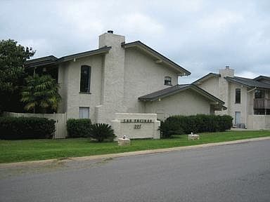 Las Encinas Condominium
