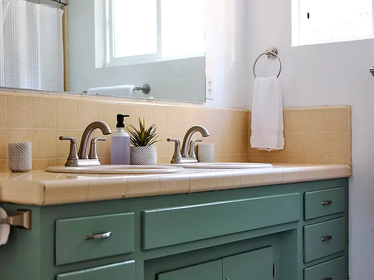Full bathroom