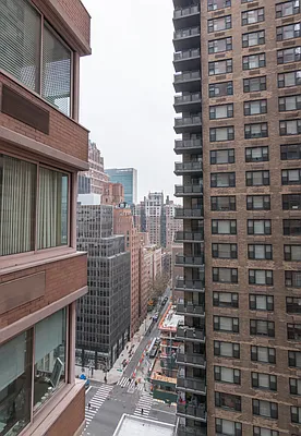 Rented by BARNES New York | media 14
