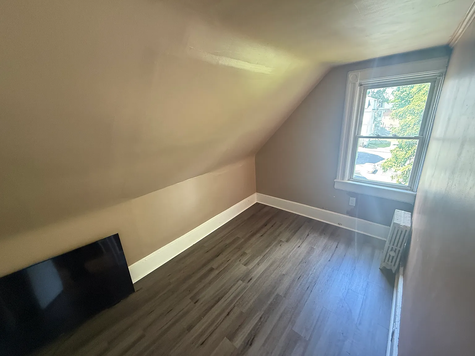 Studio, 700 sqft, $1,100 — Photo 3