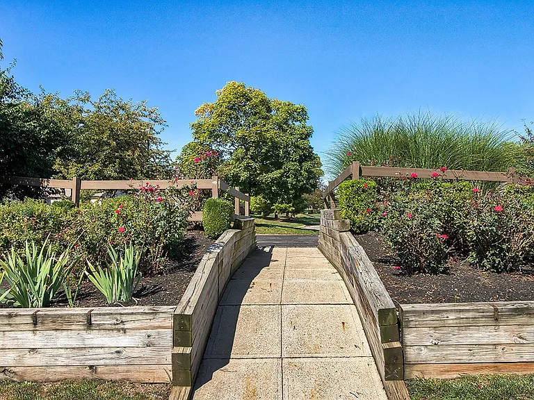 Timbercreek Apts — Photo 33