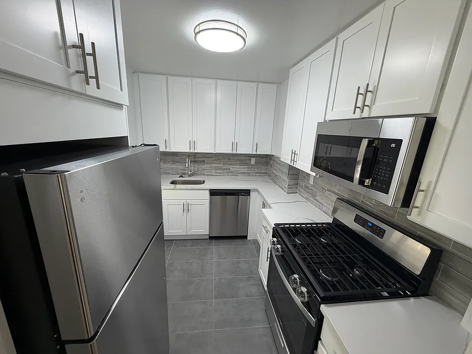 194th St