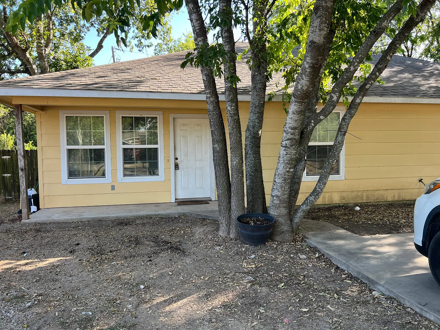 2 bed, 984 sqft, $1,100 — Photo 1