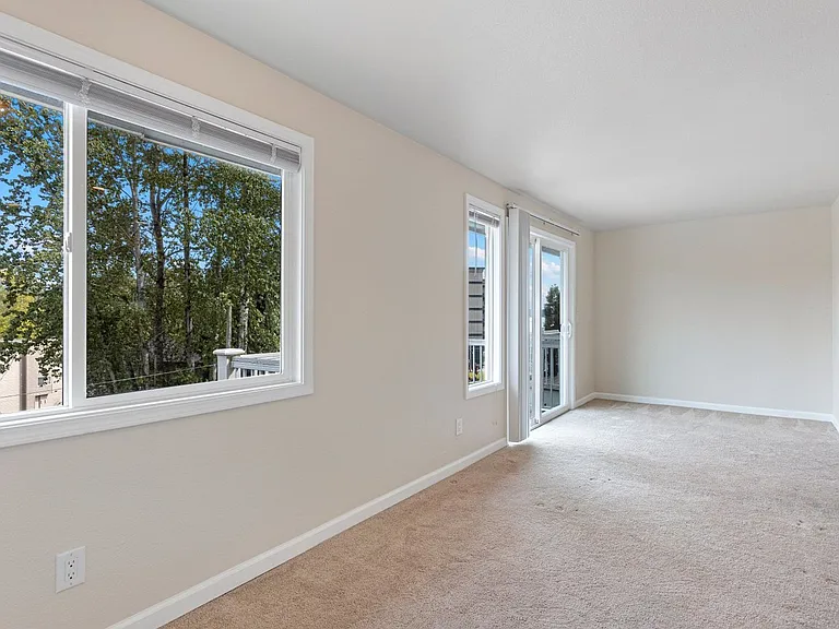 Bayshore Vista Apartments — Photo 12