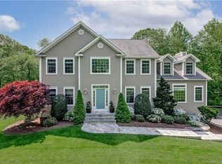 4 Butternut Ridge Rd, Oxford, CT 06478
