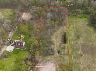 22150 Donnas Drive St, South Lyon, MI 48178