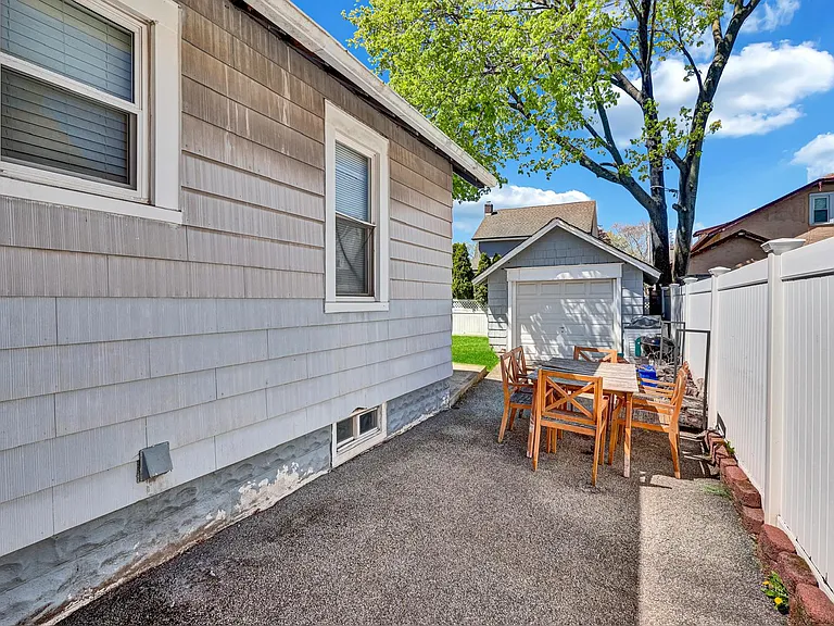 1834 Twain St — Photo 13
