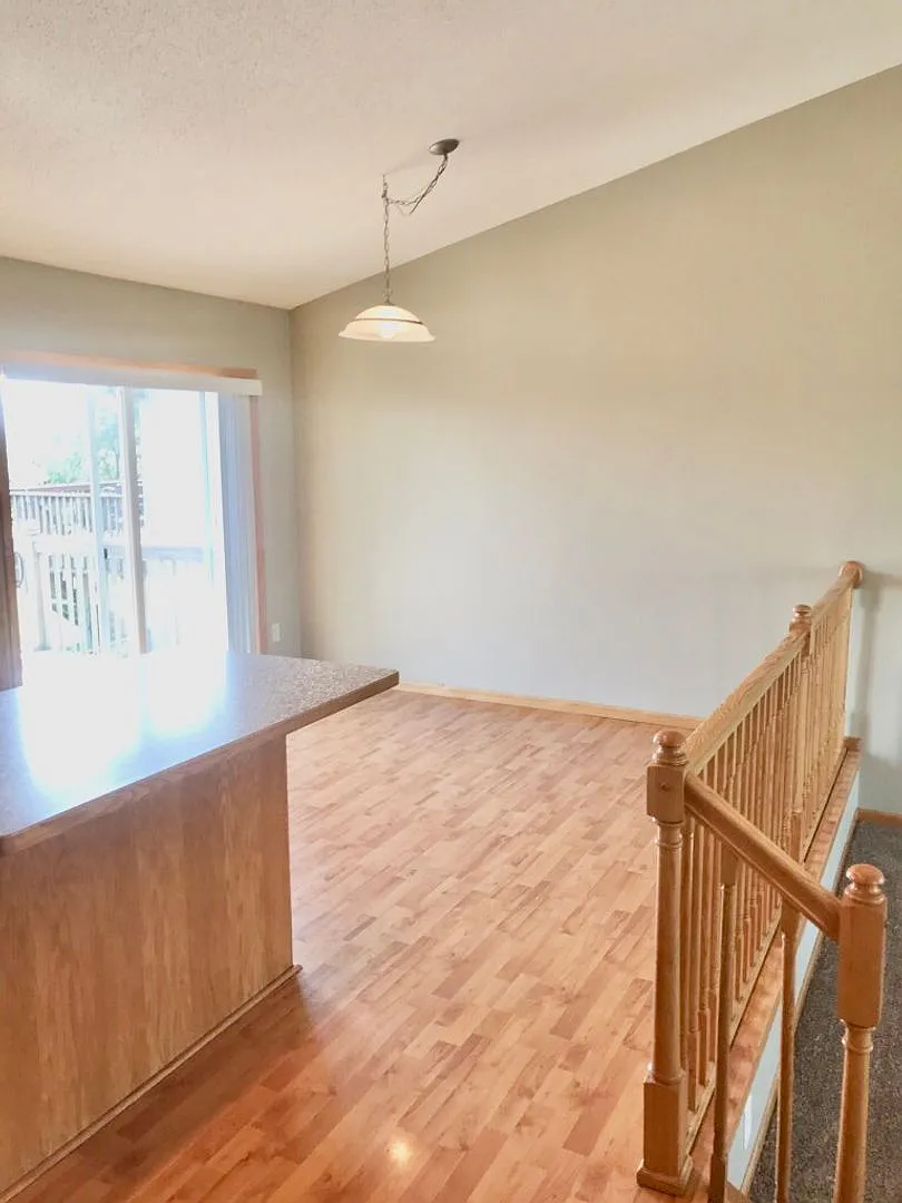 5 bed 2 bath House for Rent — Photo 4