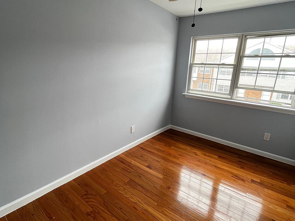 2nd image of 98 S Franklin Ave APT 15