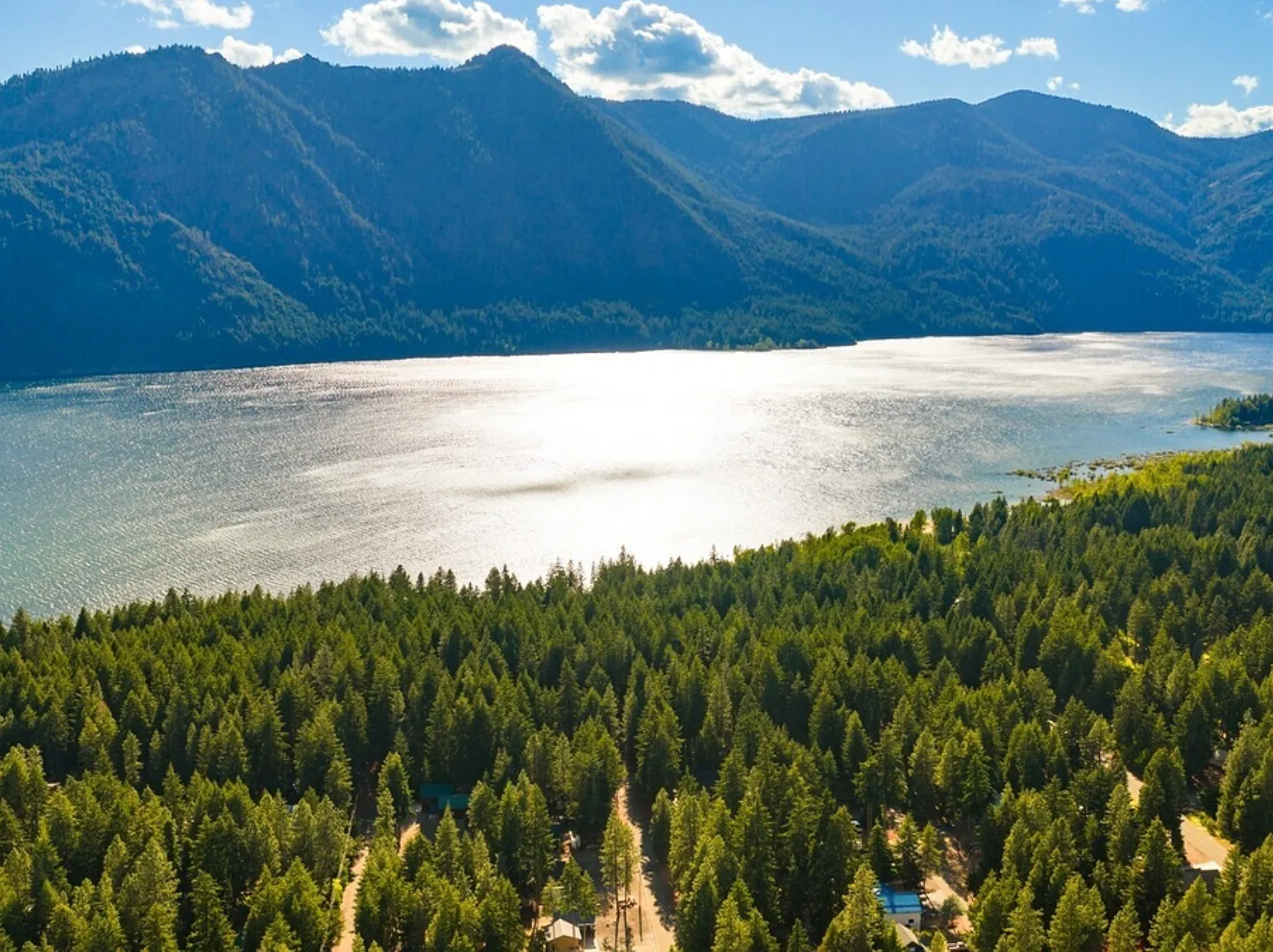 Remodeled Lake Cle Elum Cabin: 2 Bed + Big Loft, Private Beach Access — Photo 4