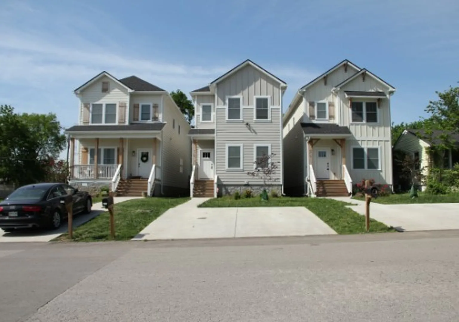 4 Bedroom 2.5 Bathroom Home — Photo 1