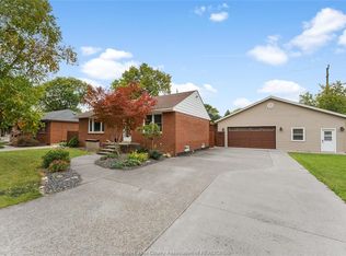 2505 Virginia Park Ave, Windsor, ON N9E 2B5