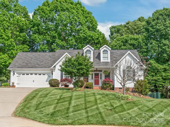 1542 Crowders Woods Dr, Gastonia, NC 28052