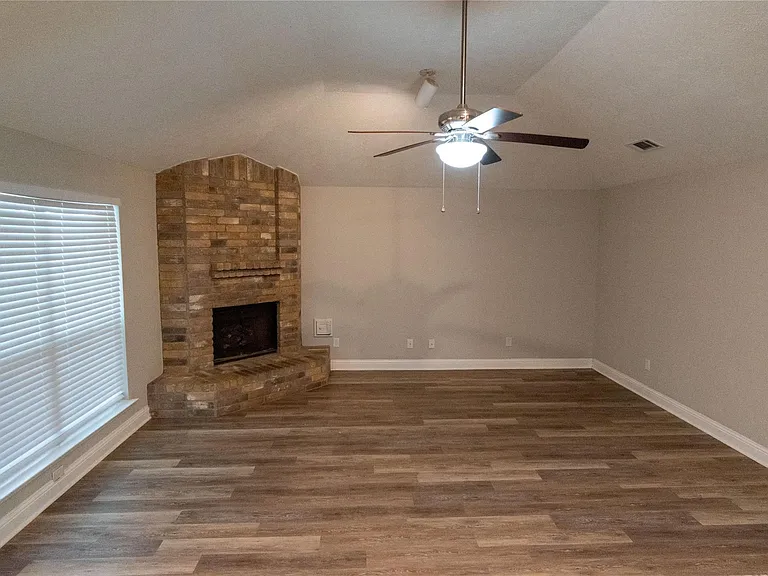 1009 Wildwood Dr — Photo 6