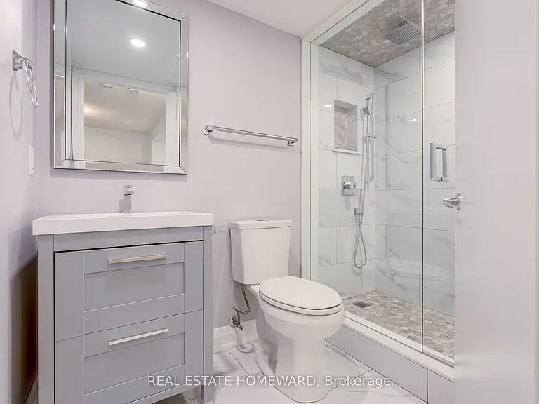 300 Bloor St E #611 — Photo 25