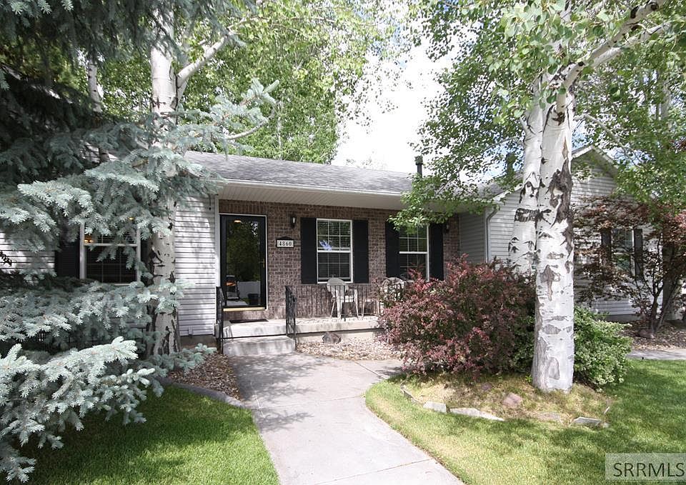 1st image of 4860 Victorian Way