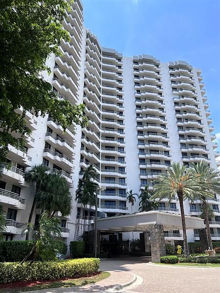 1st image of 3300 NE 191st St APT 205