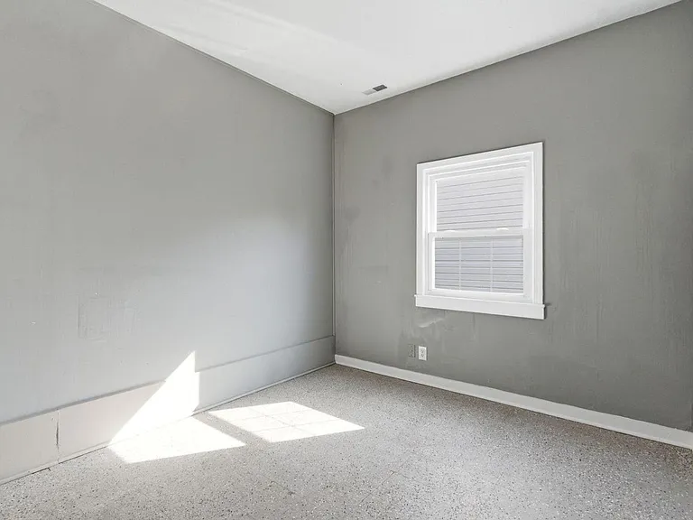 1508 E Livingston St — Photo 20