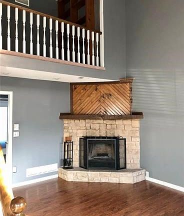 2nd image of 618 S Penrose Ln
